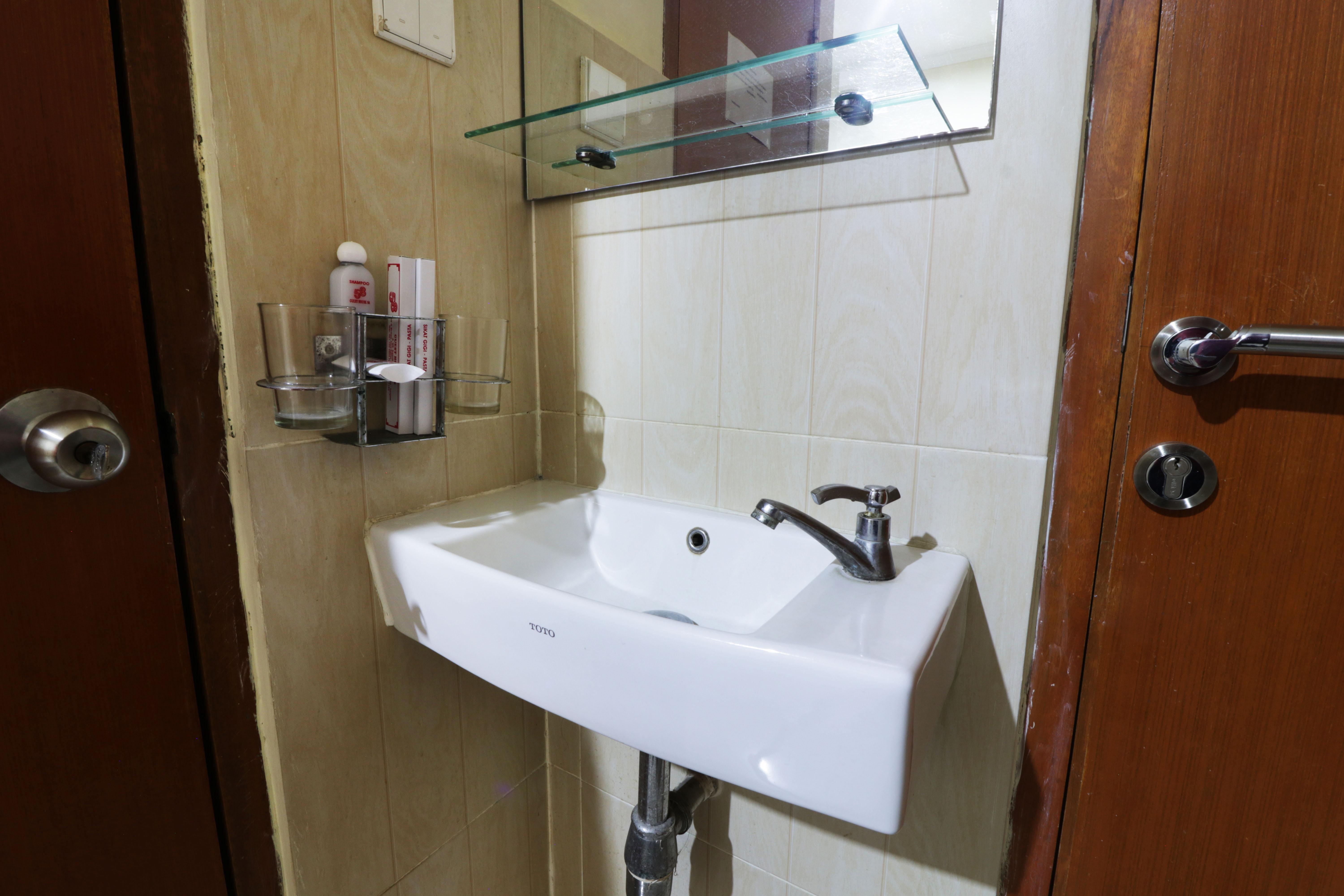 58 Guesthouse Tangerang Pondoklang Exteriör bild