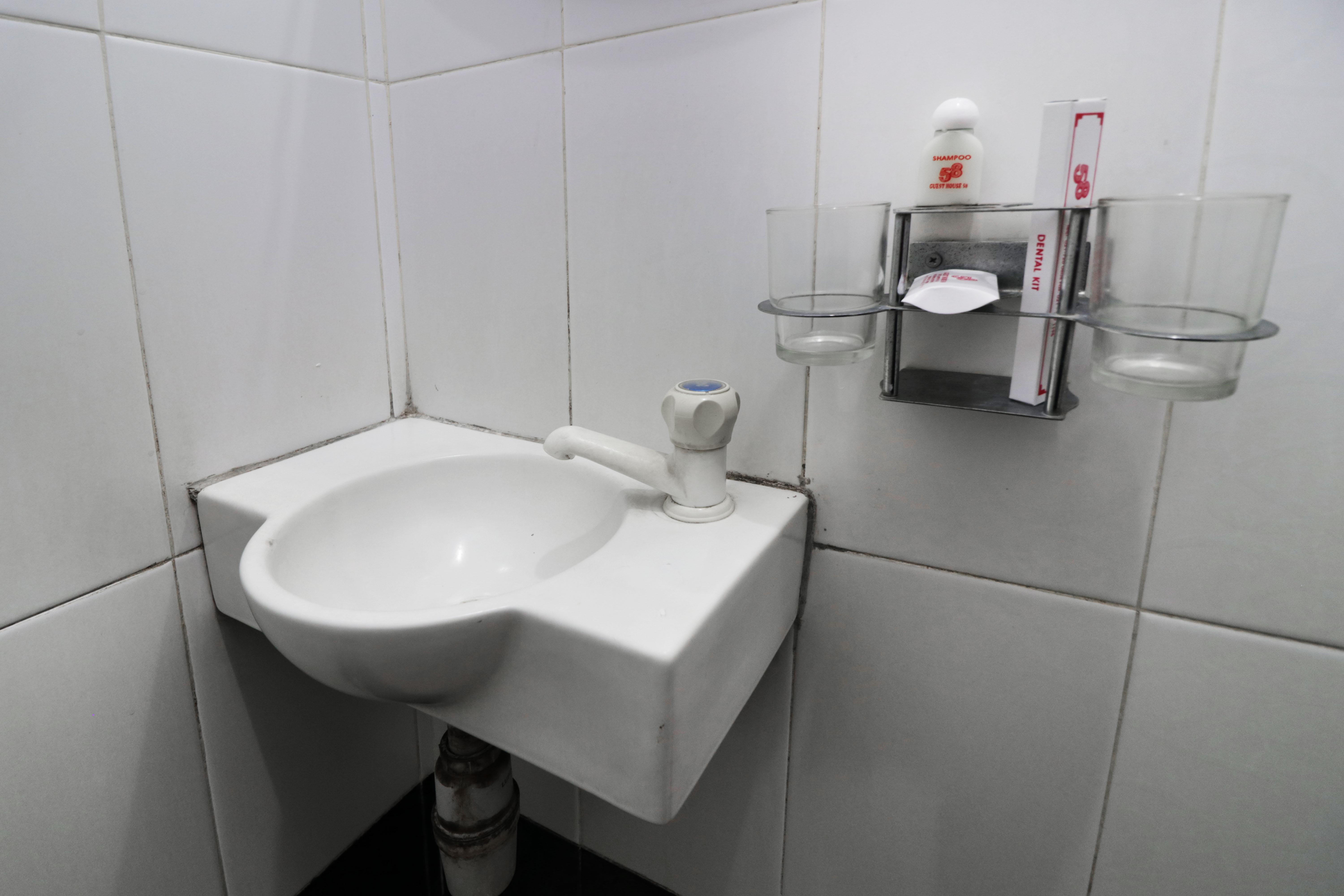 58 Guesthouse Tangerang Pondoklang Exteriör bild
